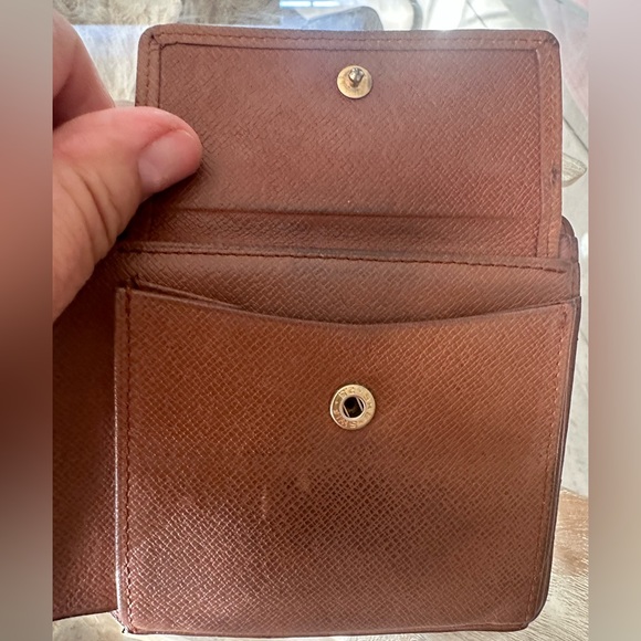 Louis Vuitton Monogram Canvas vintage wallet. Pre-loved purchased on Real Real - Picture 10 of 16
